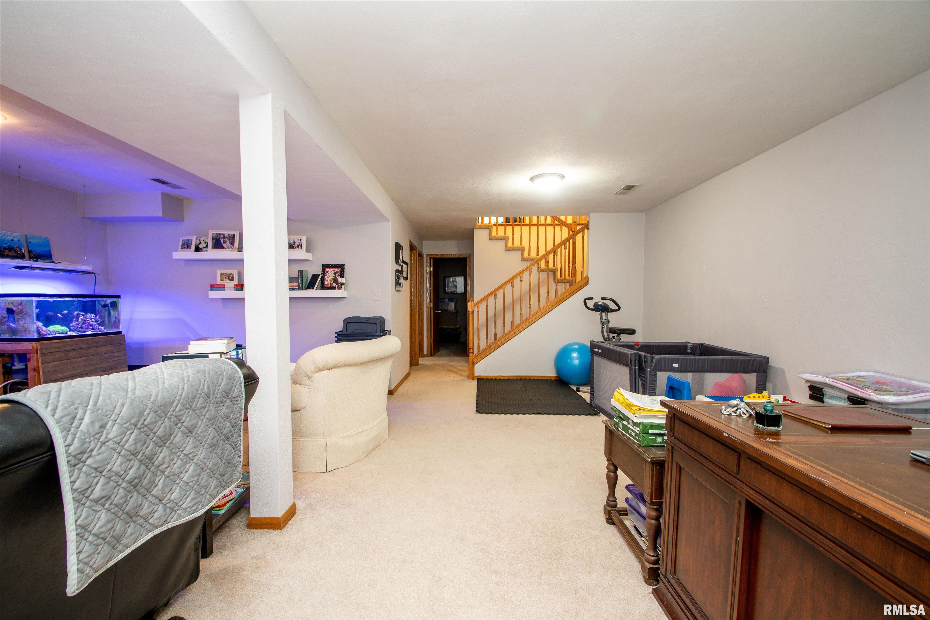 418 West Stonegate Road Peoria, IL 61614 - Photo 38 of 47 Gallery Image 38