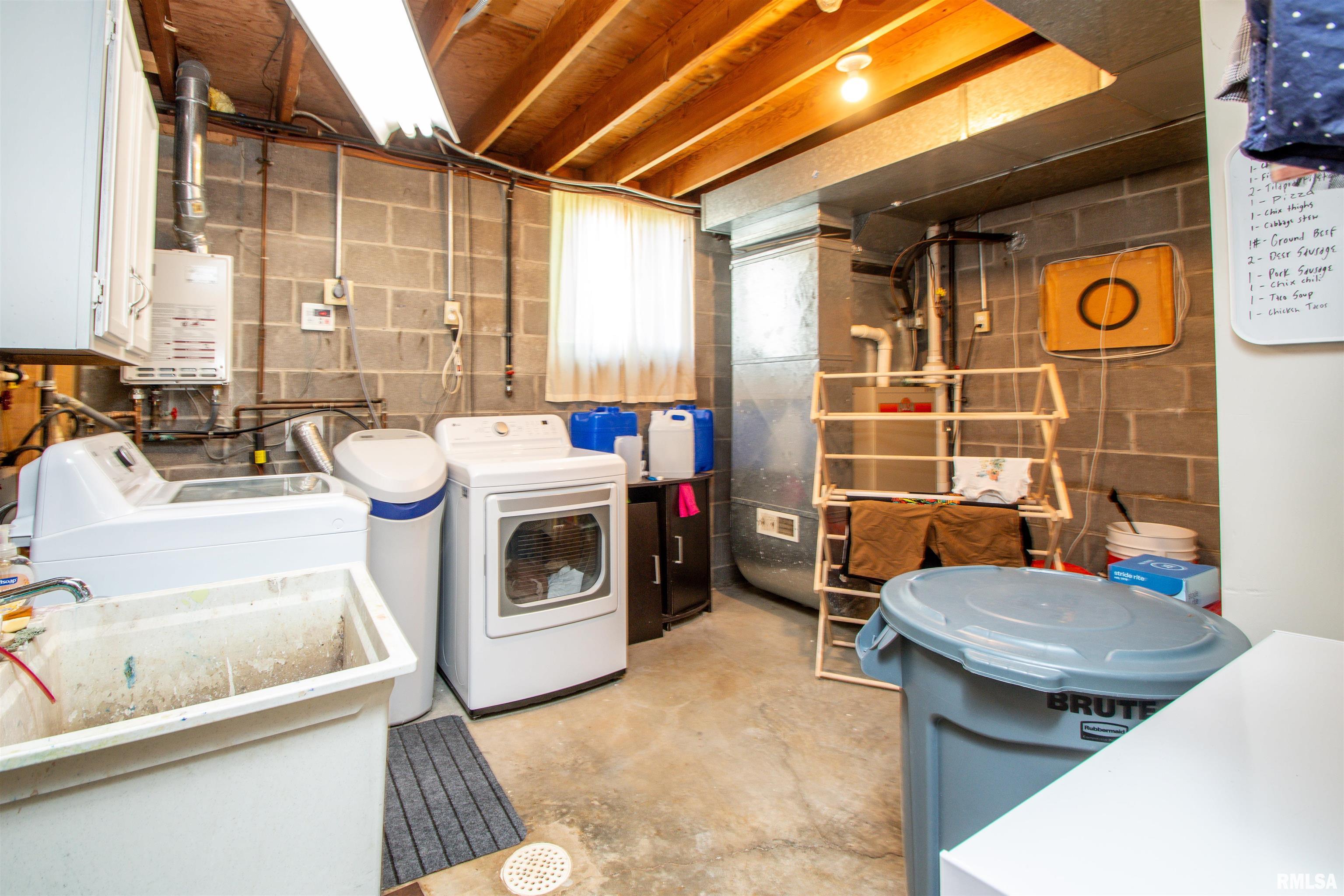 418 West Stonegate Road Peoria, IL 61614 - Photo 39 of 47 Gallery Image 39