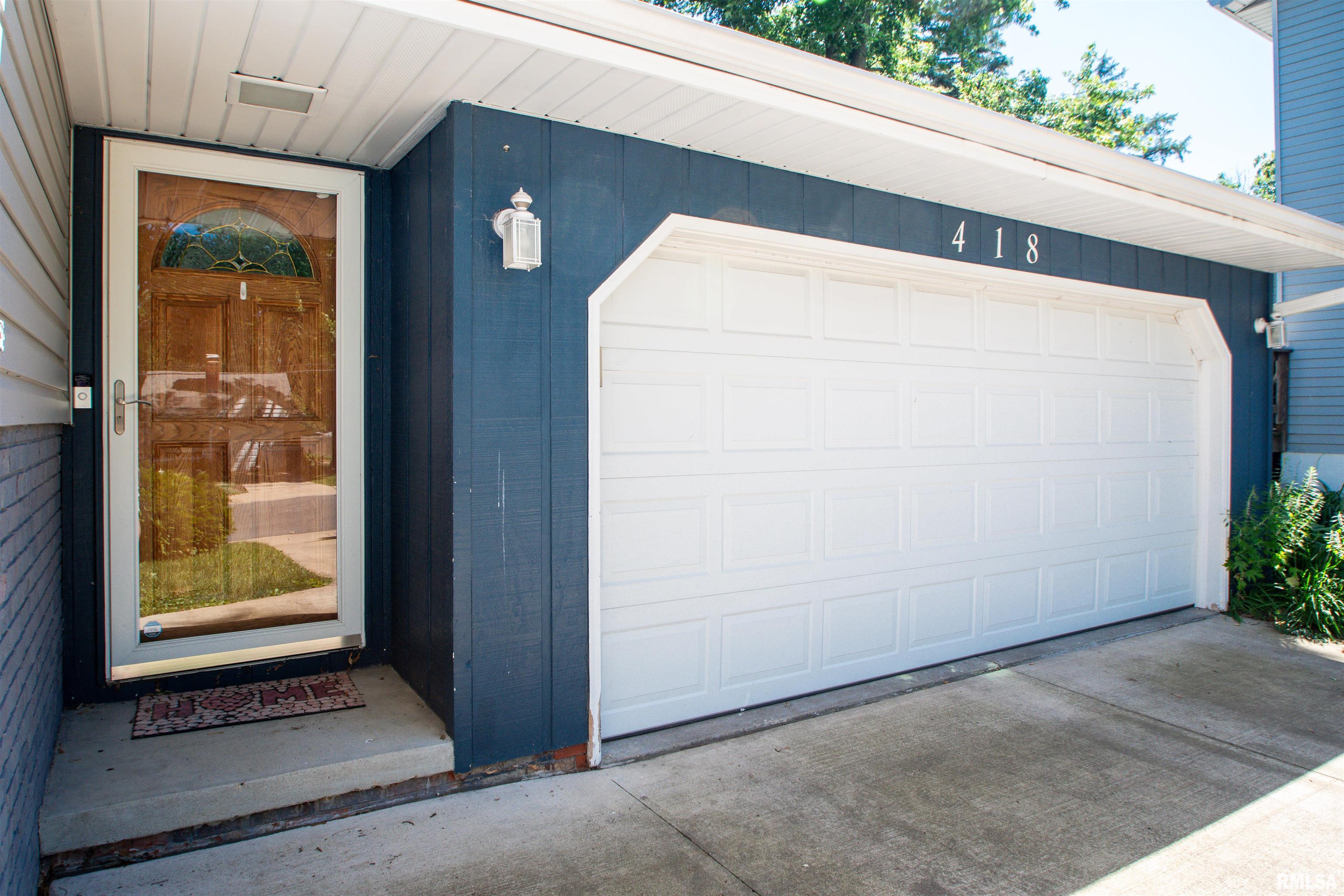 418 West Stonegate Road Peoria, IL 61614 - Photo 4 of 47 Gallery Image 4