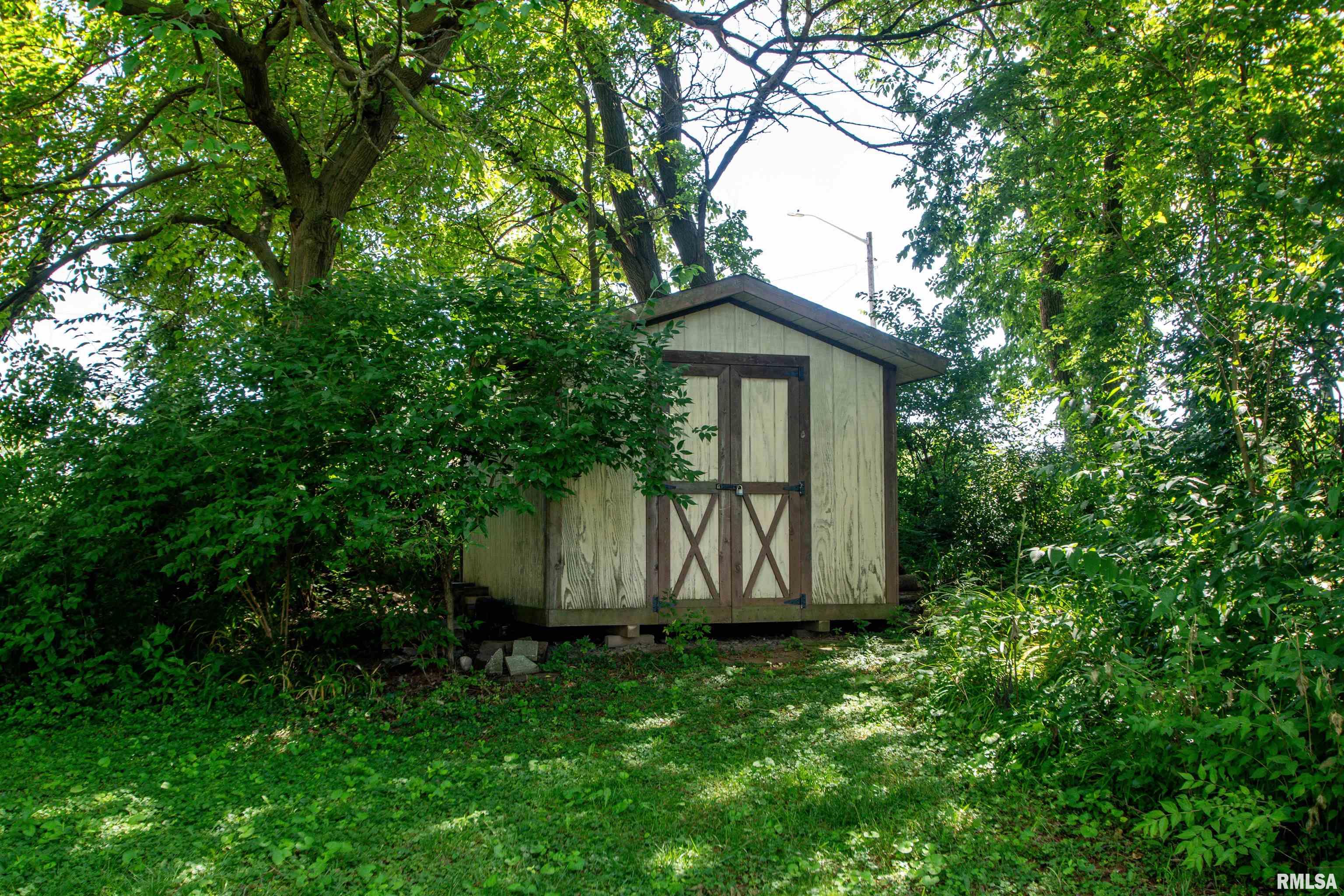 418 West Stonegate Road Peoria, IL 61614 - Photo 45 of 47 Gallery Image 45
