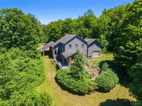 $2,295,000 | 150 Valleygate Drive, Parish, NY 13131