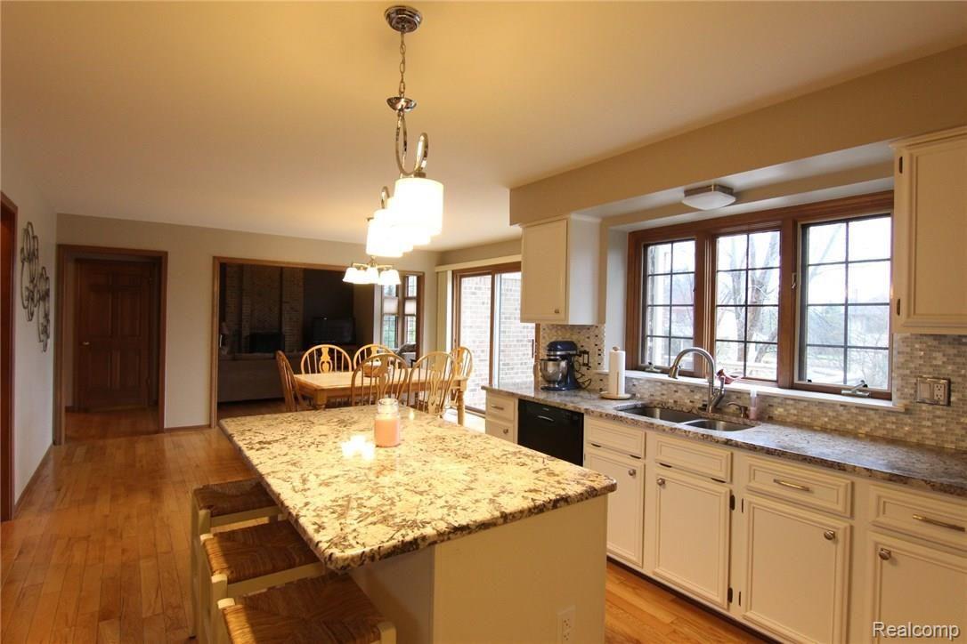 3033 Kilburn Road West Rochester, MI 48306 - Photo 10 of 52 IMG_7787.JPG