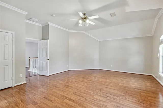 a view of entryway with workspace