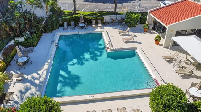 $217,000 | 2500 Presidential Way, Unit 302, West Palm Beach, FL 33401