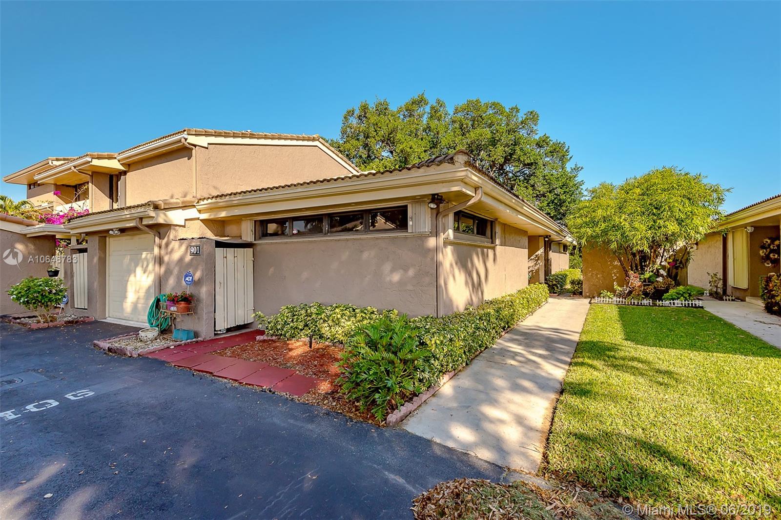 901 St Andrews Road, Unit 901 Hollywood, FL 33021 - Photo 2 of 33 Gallery Image 2