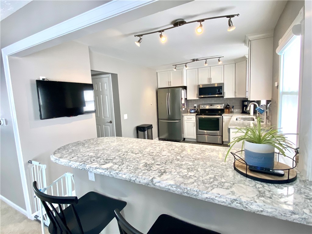 1012 Royal Drive Victor, NY 14564 - Photo 16 of 34