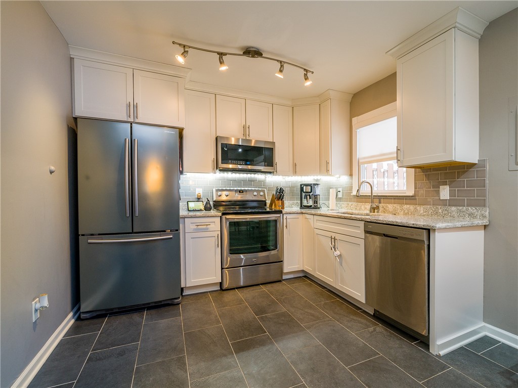 1012 Royal Drive Victor, NY 14564 - Photo 18 of 34