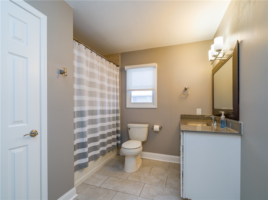 1012 Royal Drive Victor, NY 14564 - Photo 27 of 34 Upstairs full bath with large linen closet