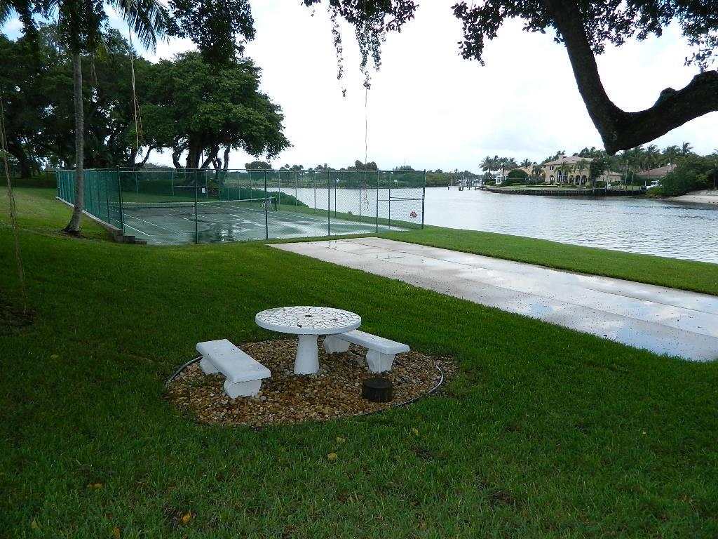 390 Golfview Road, Unit B North Palm Beach, FL 33408 - Photo 20 of 22 Gallery Image 20