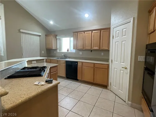$2,850 | 2596 Mizzoni Circle, Henderson, NV 89052