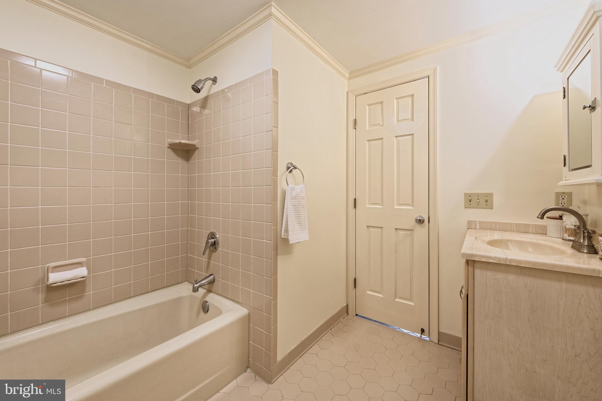 3018 Rectortown Road Marshall, VA 20115 - Photo 15 of 31 Bathroom has a tub/shower combo