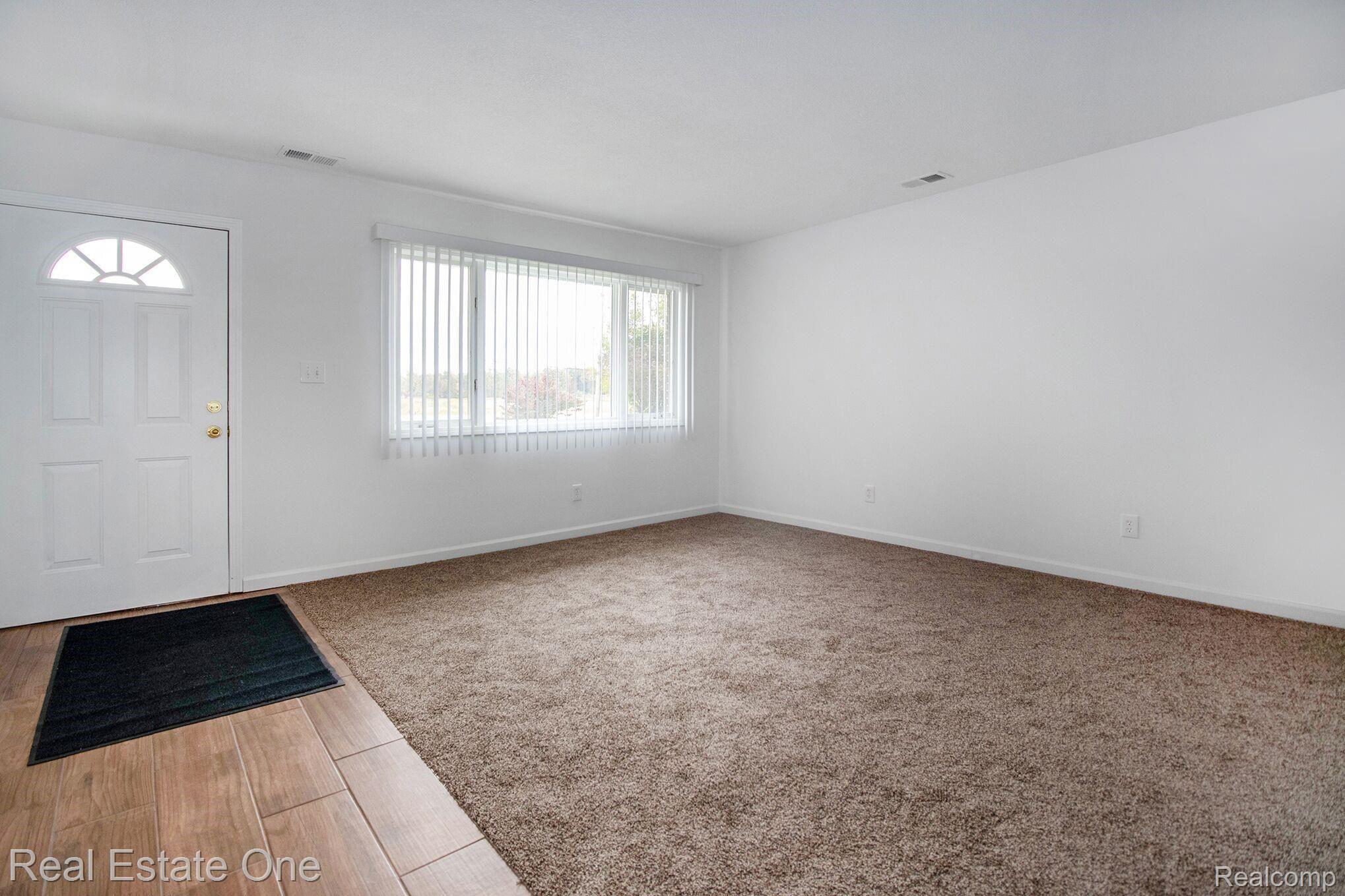 27301 Sibley Road Romulus, MI 48174 - Photo 13 of 33 12.jpeg