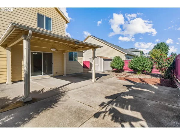 a view of entrance of the house