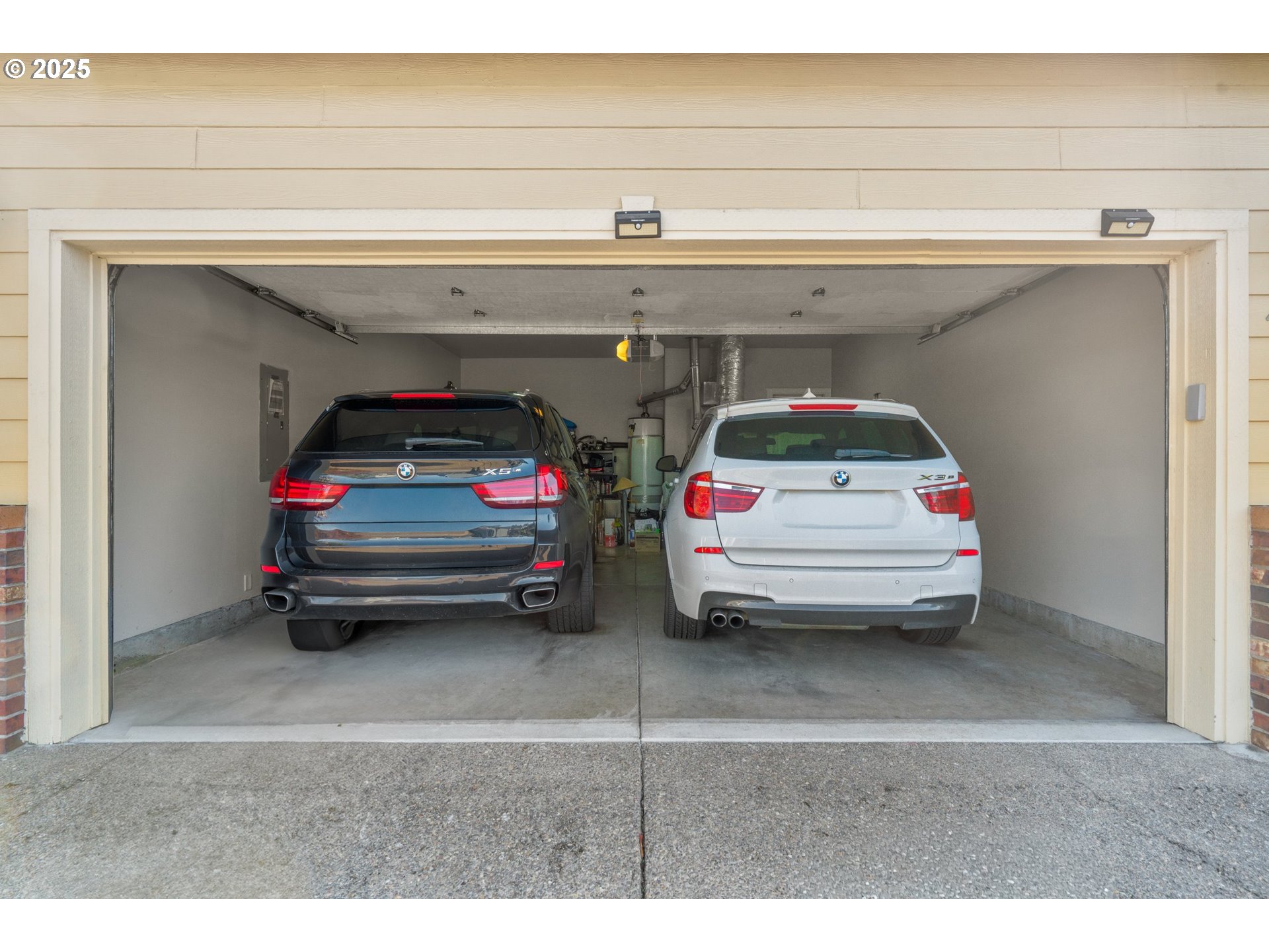 4199 Geranium Loop Northeast Salem, OR 97305 - Photo 40 of 43 a view of parking garage