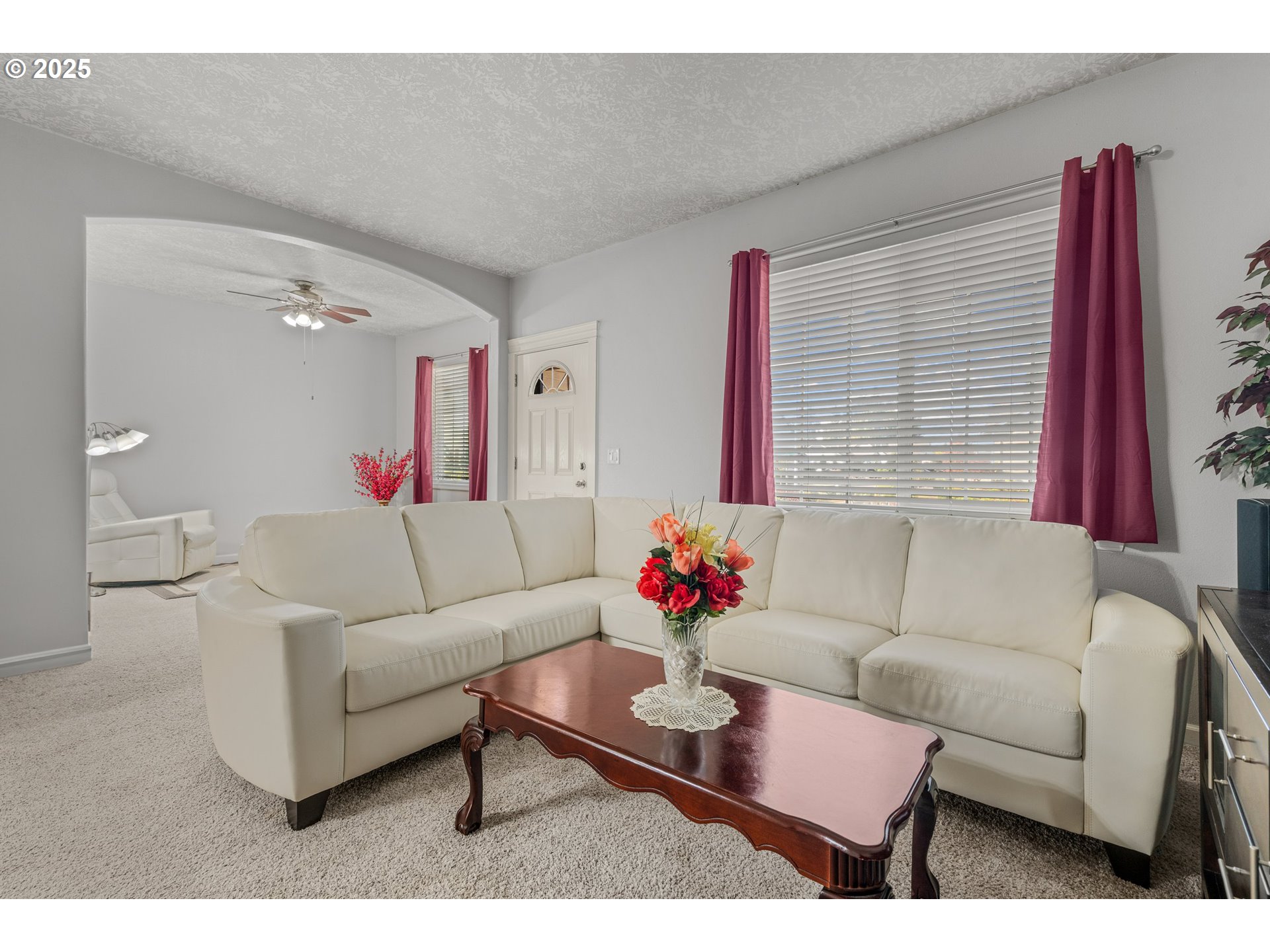 4199 Geranium Loop Northeast Salem, OR 97305 - Photo 6 of 43 a living room with furniture and a potted plant