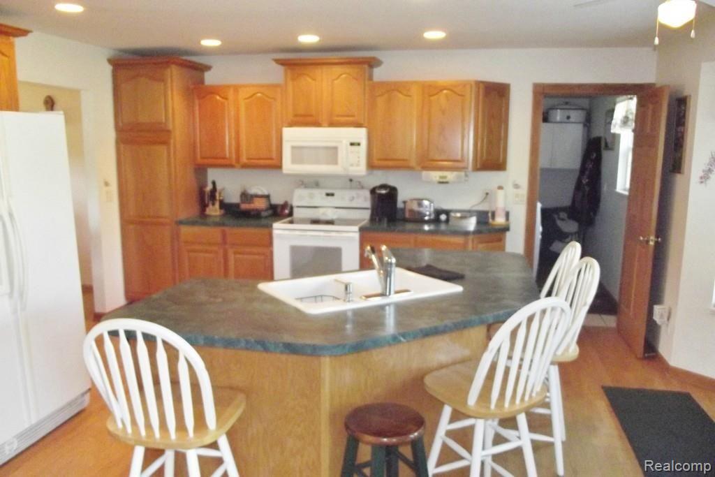 5974 Iosco Mountain Road Gregory, MI 48137 - Photo 8 of 15