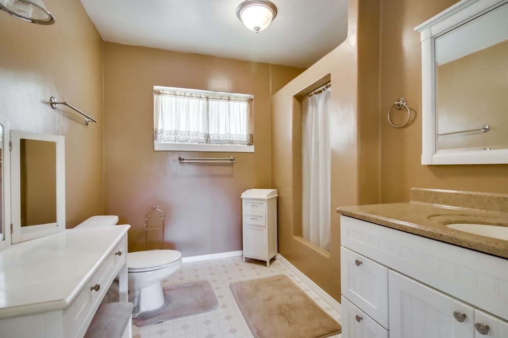 13326 Willow Road Lakeside, CA 92040 - Photo 7 of 25