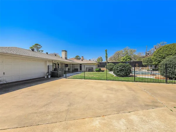 $424,900 | 2613 Brookhaven Drive, Denison, TX 75020