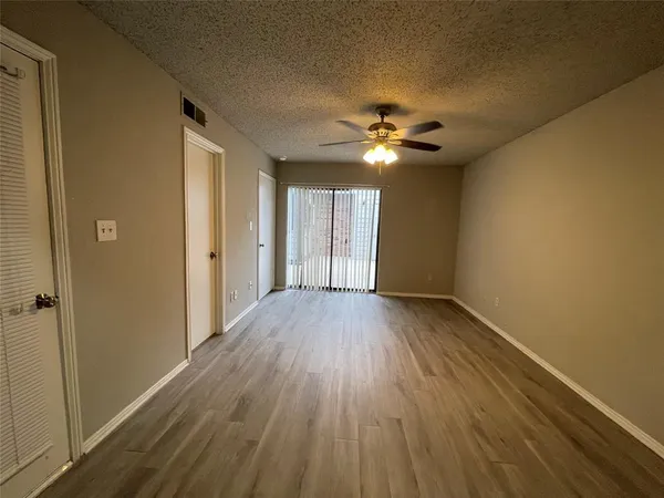 $1,450 | 602 Bellaire Drive, Unit A, Hurst, TX 76053