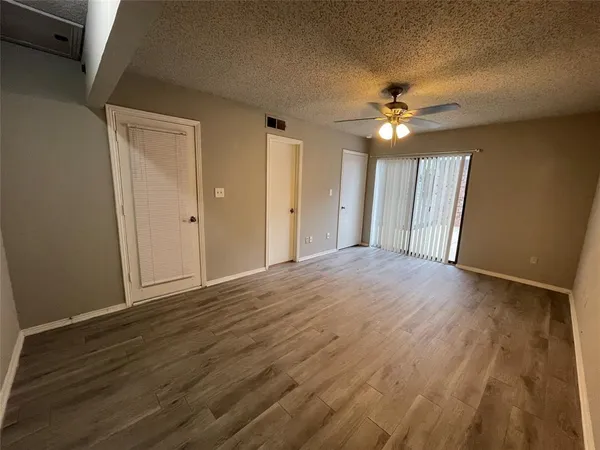 $1,450 | 602 Bellaire Drive, Unit A, Hurst, TX 76053
