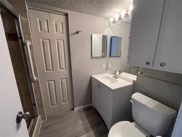 $1,450 | 602 Bellaire Drive, Unit A, Hurst, TX 76053