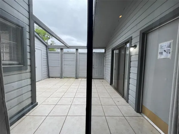 $1,450 | 602 Bellaire Drive, Unit A, Hurst, TX 76053