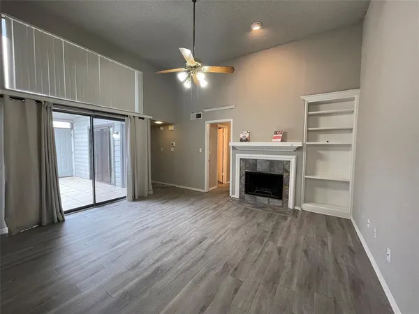 $1,450 | 602 Bellaire Drive, Unit A, Hurst, TX 76053