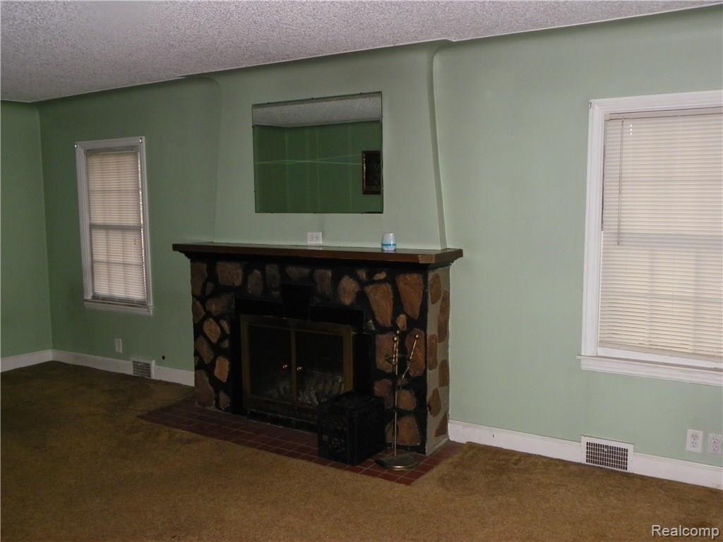 4843 East 9 Mile Road Warren, MI 48091 - Photo 3 of 25 100_1153.JPG