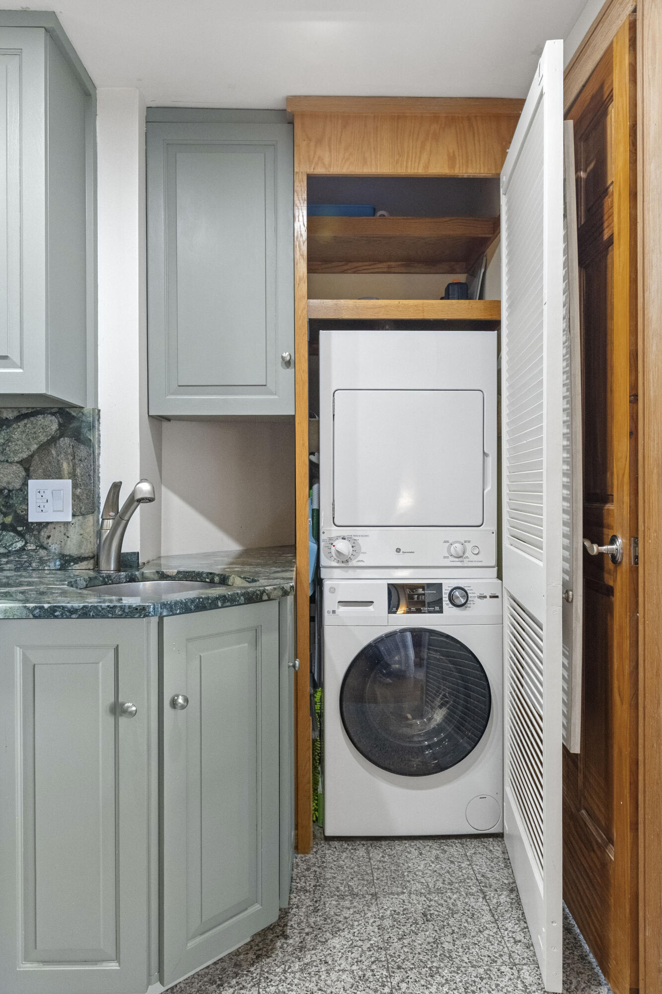 63 Rutledge Avenue, Unit 10 Charleston, SC 29401 - Photo 18 of 33 Laundry