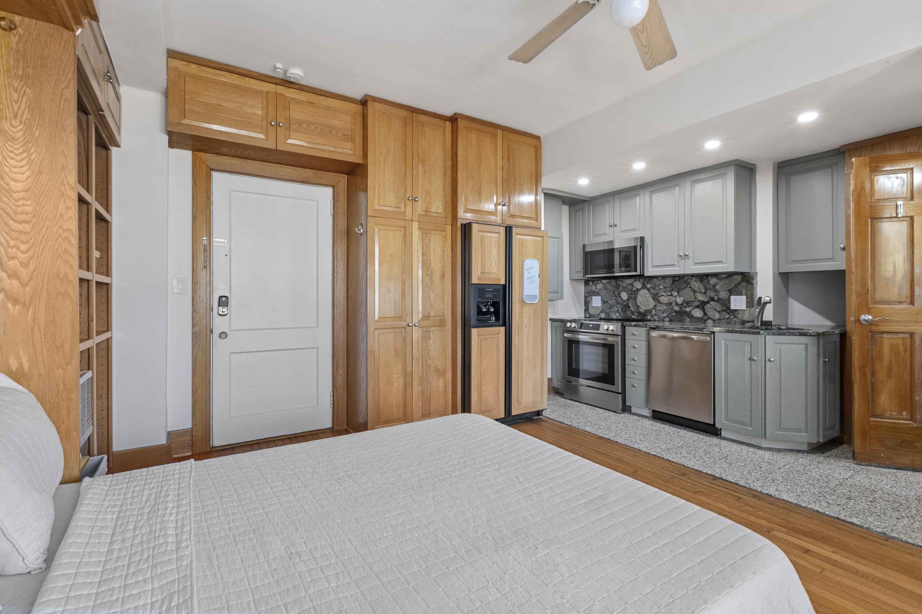 63 Rutledge Avenue, Unit 10 Charleston, SC 29401 - Photo 10 of 33 Unit 10