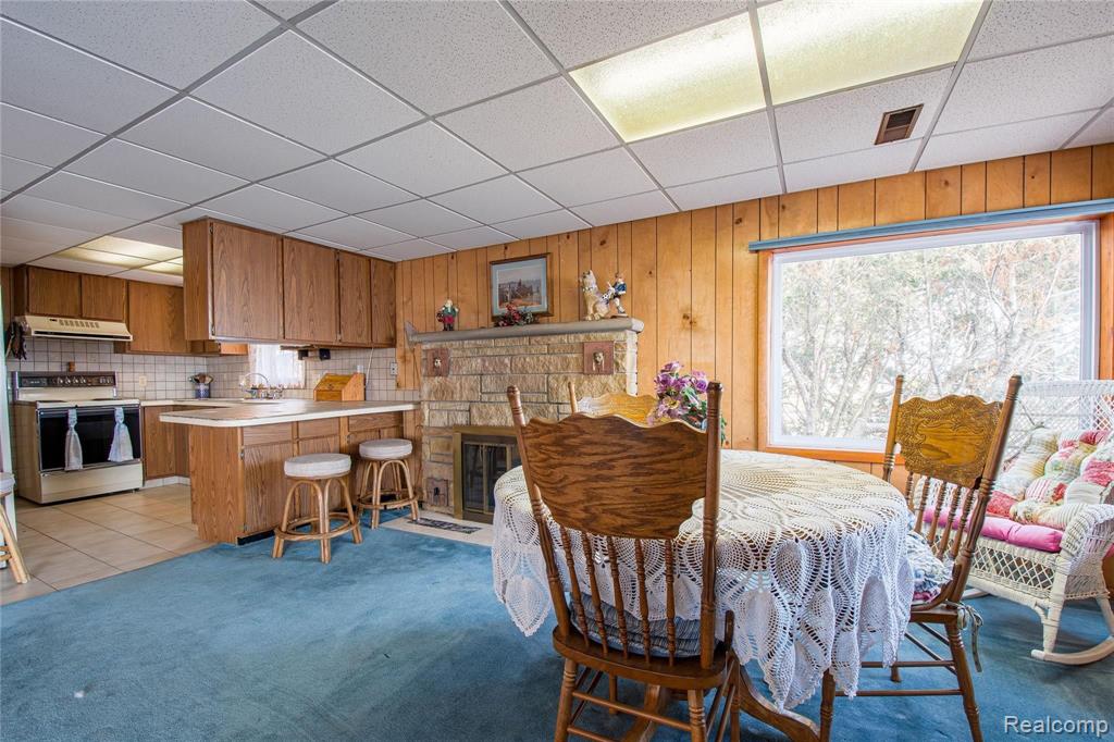 5370 Lakeshore Road Fort Gratiot, MI 48059 - Photo 9 of 28