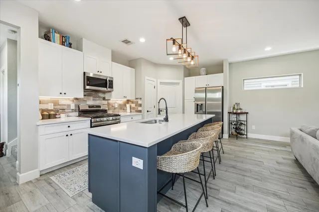 $2,000 | 6730 Knox Street, Unit A, Houston, TX 77091