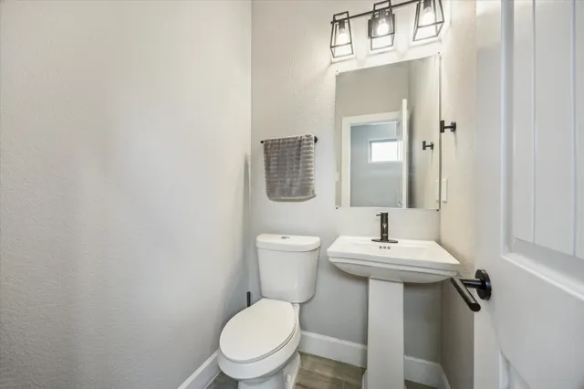 $2,000 | 6730 Knox Street, Unit A, Houston, TX 77091