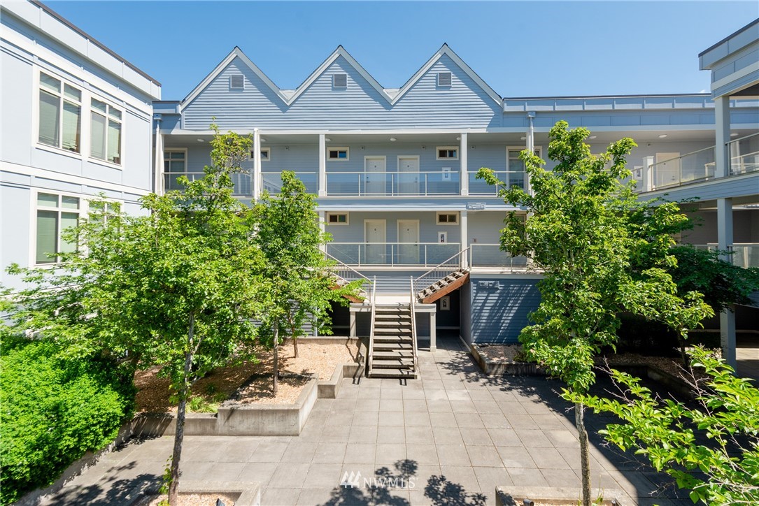 910 Gladstone Street, Unit 309 Bellingham, WA 98229 - Photo 2 of 25 front view of a house