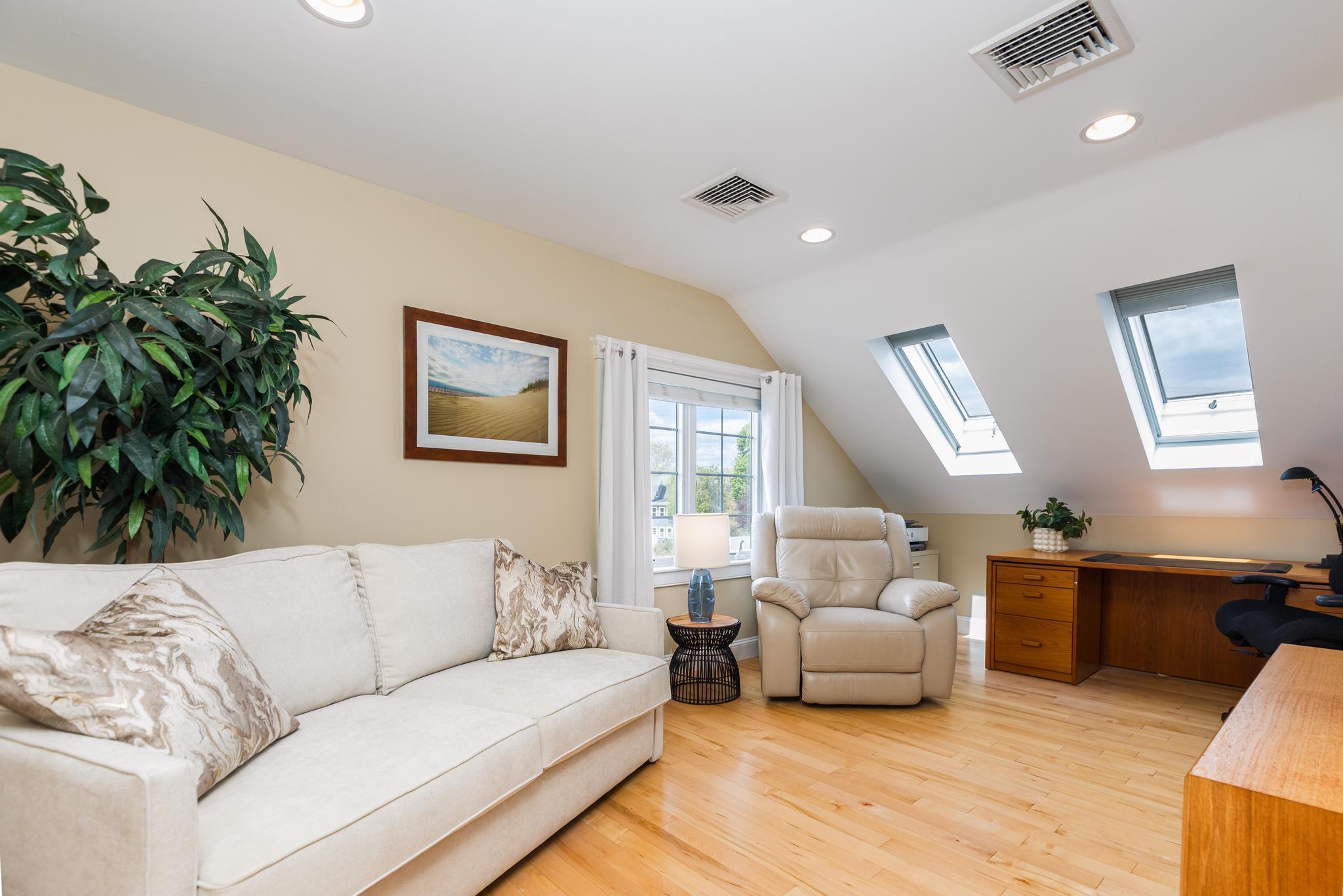 19 Bridge Street, Unit 1 Kittery, ME 03904 - Photo 27 of 44