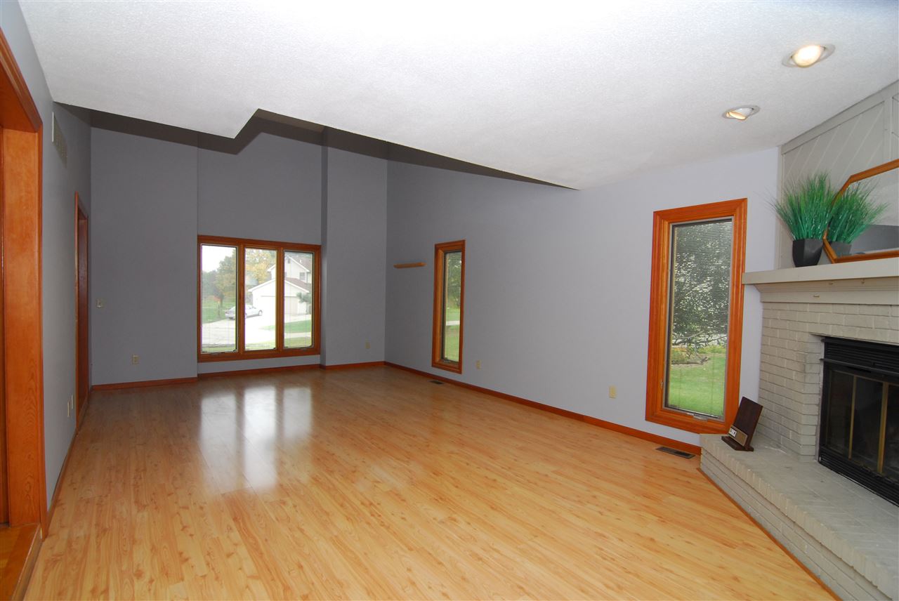 9203 Springbreeze Ct. Fort Wayne, IN 46804 - Photo 12 of 35 Gallery Image 12
