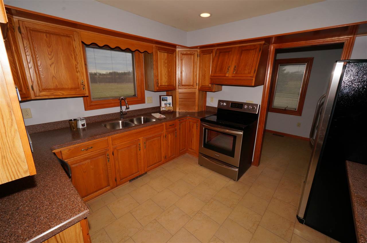 9203 Springbreeze Ct. Fort Wayne, IN 46804 - Photo 13 of 35 Gallery Image 13