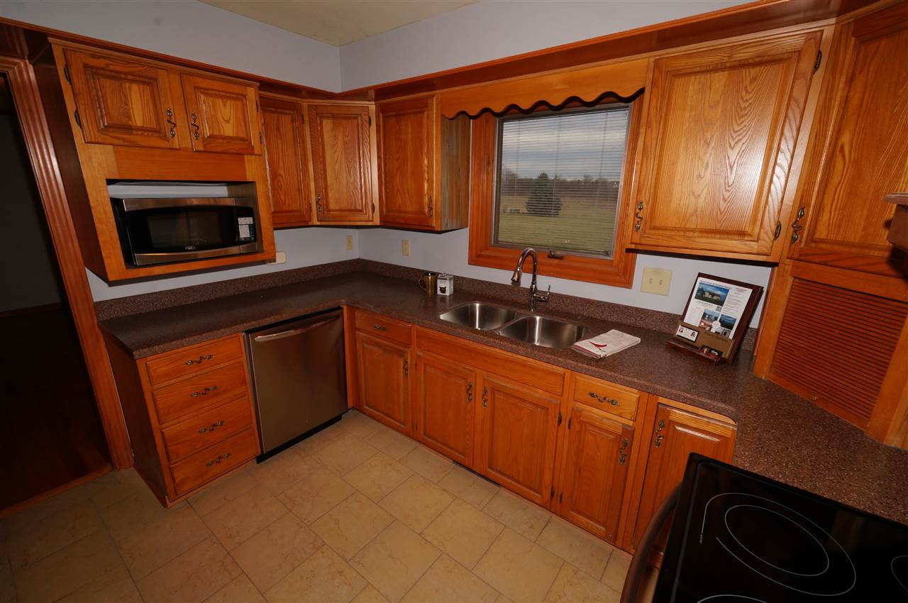 9203 Springbreeze Ct. Fort Wayne, IN 46804 - Photo 14 of 35 Gallery Image 14
