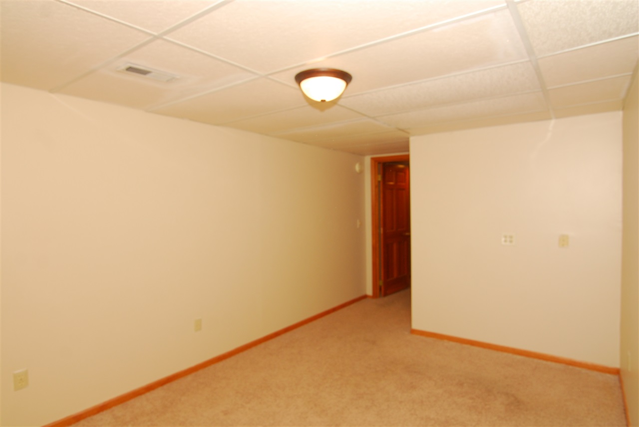 9203 Springbreeze Ct. Fort Wayne, IN 46804 - Photo 24 of 35 Gallery Image 24