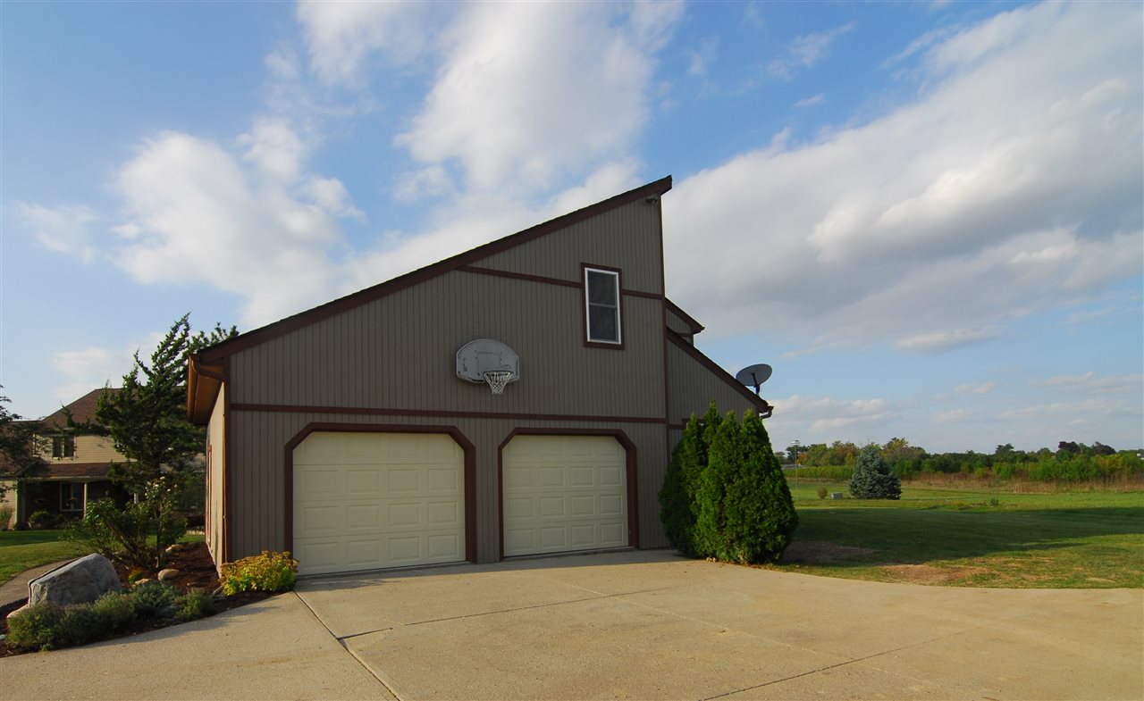9203 Springbreeze Ct. Fort Wayne, IN 46804 - Photo 5 of 35 Gallery Image 5