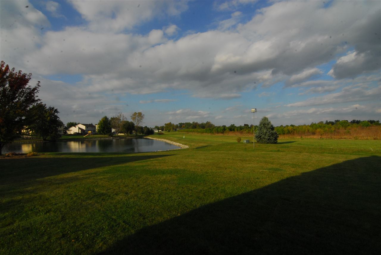 9203 Springbreeze Ct. Fort Wayne, IN 46804 - Photo 6 of 35 Gallery Image 6