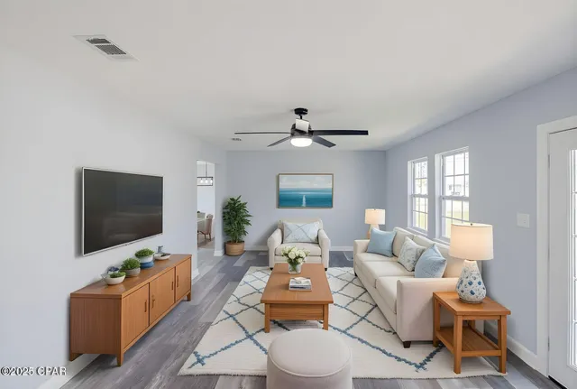 $289,000 | 502 East Pine Forest Drive, Lynn Haven, FL 32444