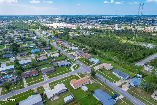 $289,000 | 502 East Pine Forest Drive, Lynn Haven, FL 32444