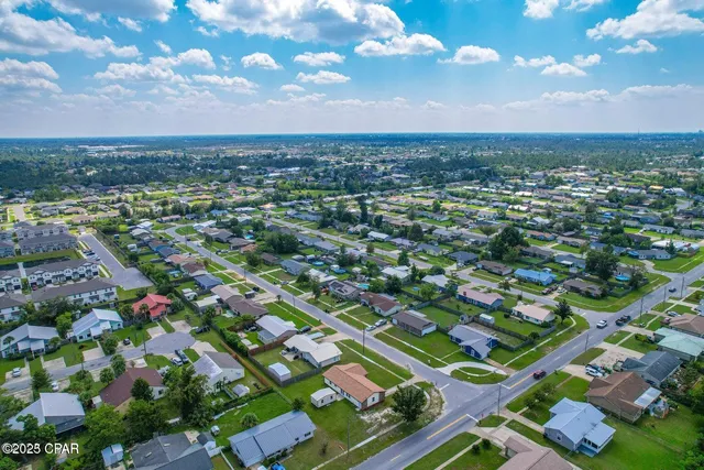 $289,000 | 502 East Pine Forest Drive, Lynn Haven, FL 32444