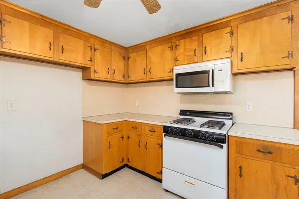 $350,000 | 130 Brentwood Avenue, Warwick, RI 02886