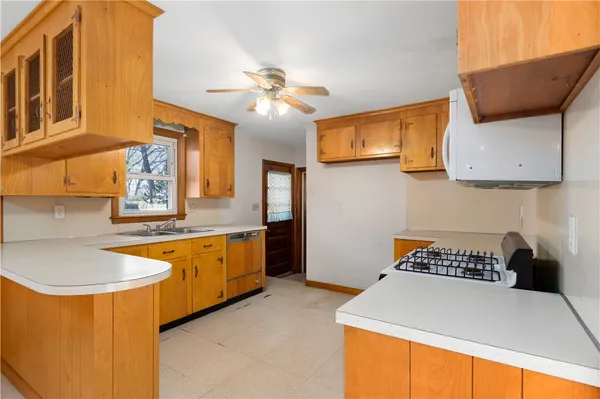 $350,000 | 130 Brentwood Avenue, Warwick, RI 02886