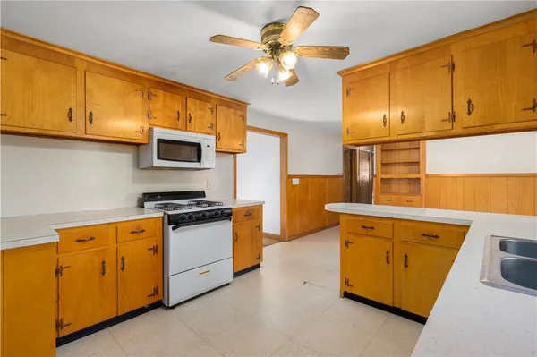 $350,000 | 130 Brentwood Avenue, Warwick, RI 02886