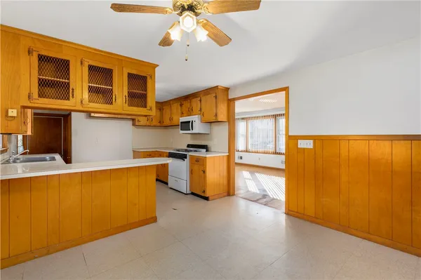 $350,000 | 130 Brentwood Avenue, Warwick, RI 02886