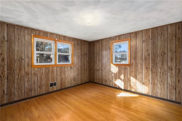 $350,000 | 130 Brentwood Avenue, Warwick, RI 02886