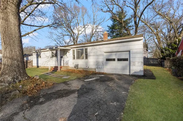 $350,000 | 130 Brentwood Avenue, Warwick, RI 02886